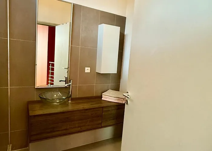 Maison Independante Stylee Climatisee 98m2