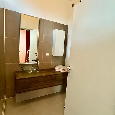 Maison Independante Stylee Climatisee 98m2